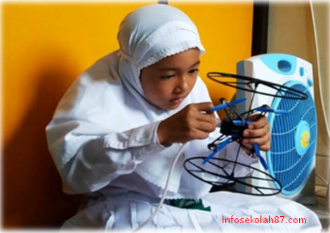 Siswi Madrasah Ibtidaiyah Ikuti Olimpiade Robot di Singapura
