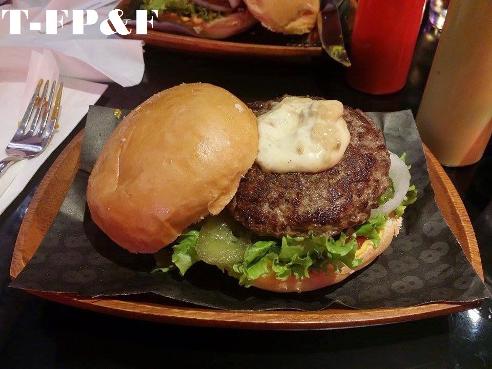 Create your own burger at 8 Cuts Burger Blends IamACEsome