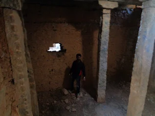 The group reunited for tea at a roadside stall near Dobbaspete