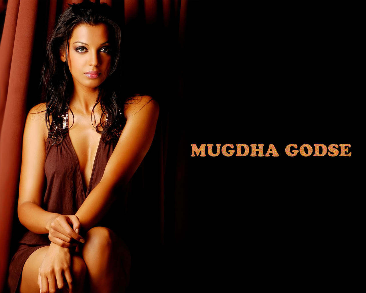 Mugdha Godse Unseen Hot Photo Gallery Saree Sexy Pictures