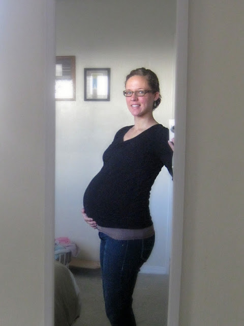 33 weeks pregnant self-portrait