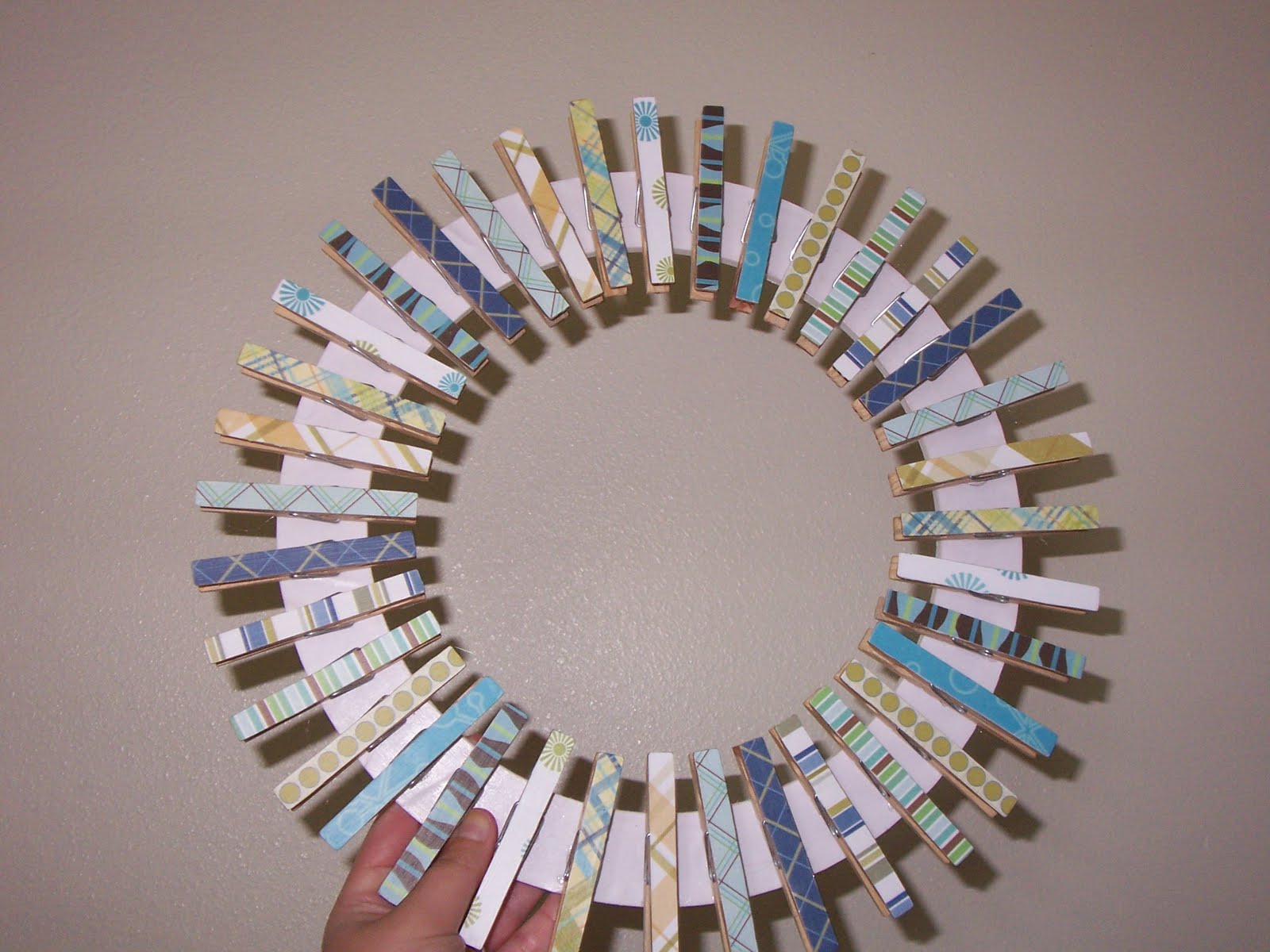 Simpler Times: Clothespin wreath
