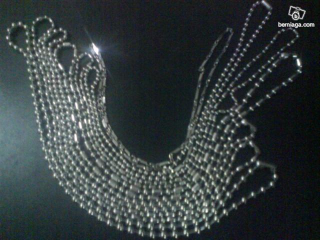 JuaLan eCer: Kalung Besi Putih