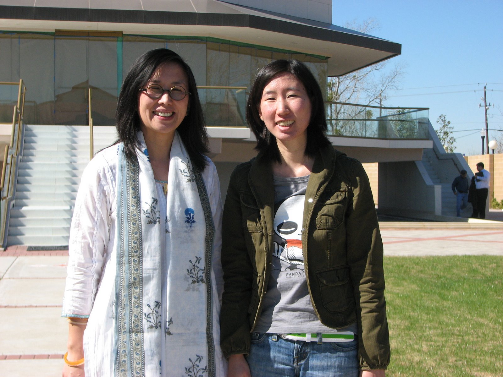 [Christine+&+Vi.JPG]