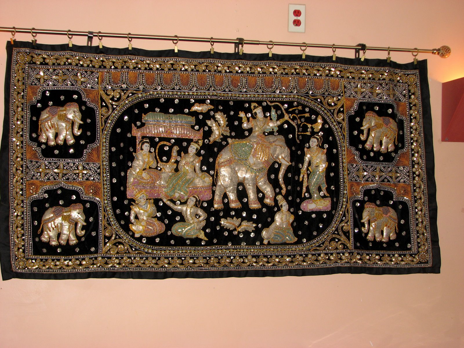 [Elephants:Morningside.JPG]