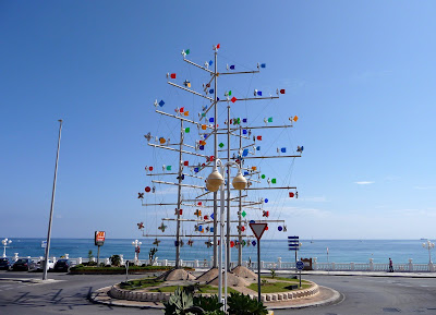 Súil Eile: The Windmill Roundabout, Benalmadena