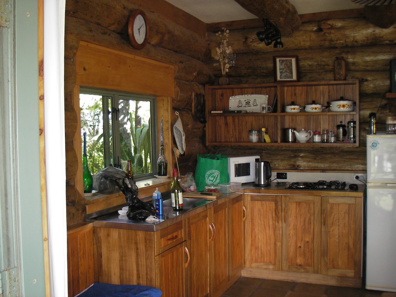Enchanting NZ Te Ruru Log Cabin Whakatane