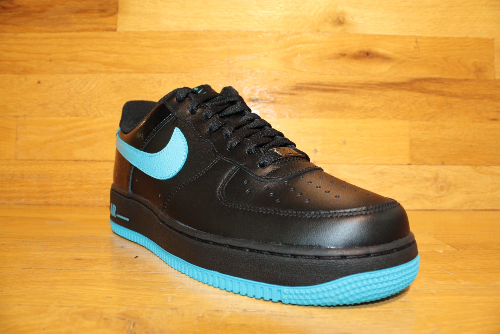 Dr. Jays Stores New Nike Air Force One Black/Chlorine Blue Available