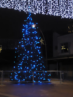Christmas Tree and Lights in the High Street