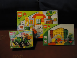 Lego Duplo Experts First Parcel contents