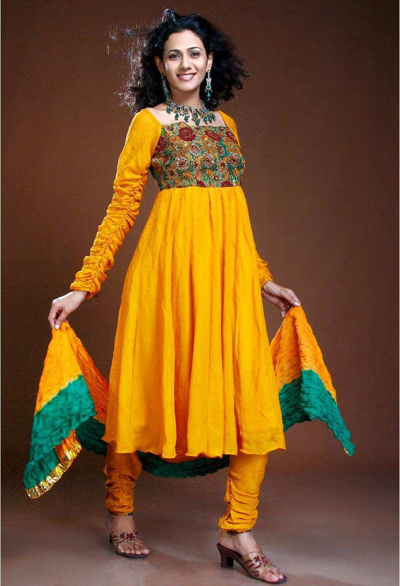 Pakistani Cricket Players: Indian Dress Designs