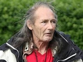 [Daily+Express+6-6-09.jpg]