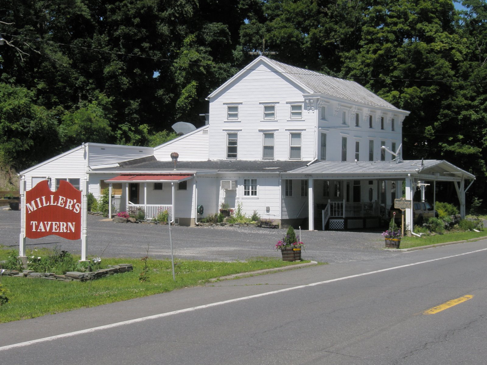 [Millers+tavern.JPG]