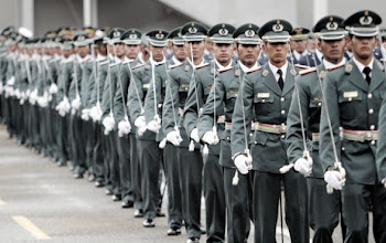 cuando los militares ponen sus sables al servicio de las dictaduras les pasa lo que a Videla y otro