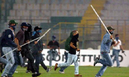 FOOTBALL & STREET: Ultras Napoli