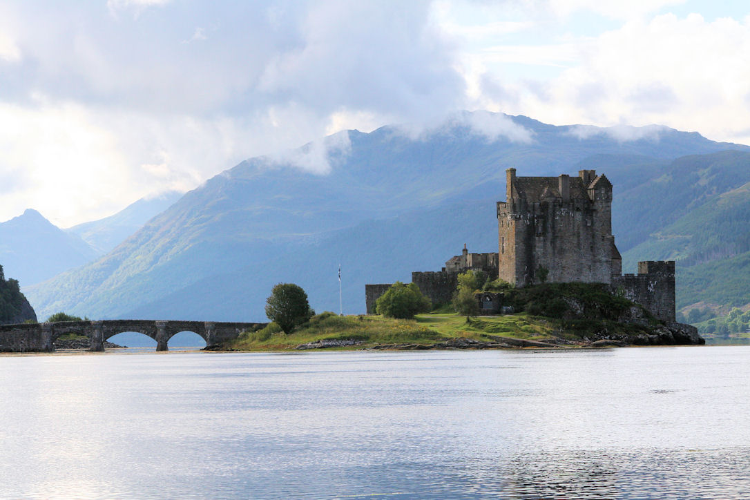 EIS – Irish Eyes & Scottish Brogue: EIS – Castles and Estates