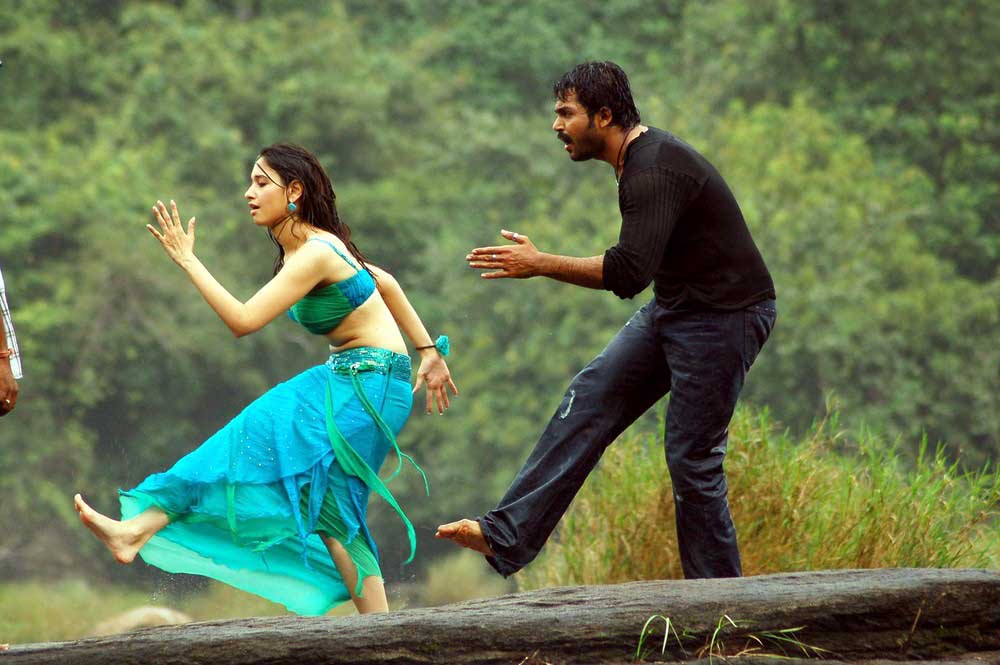 Paiya movie stills Karthick and Tamanna in Paiya Cute Stills