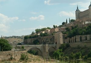 [T+puente+y+puerta.jpg]