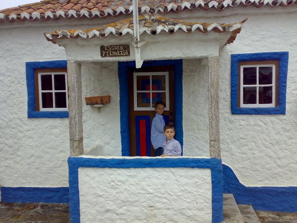 [A+Sobreiro+escola.jpg]