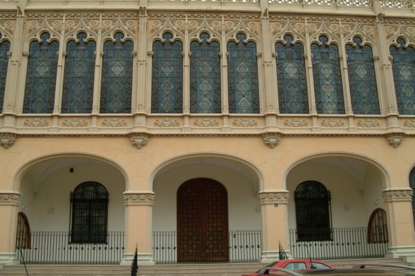 [A+P+E+vidriera+desde+ext.jpg]