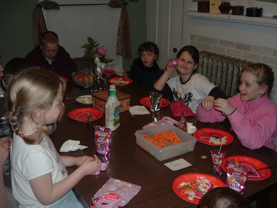 Decorating Cupcakes
