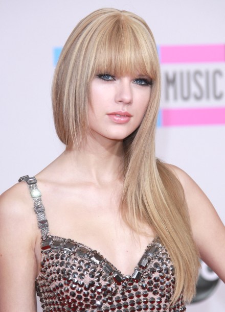 Taylor Swift New Hair 2010. 2010 Taylor Swift Hairstyles