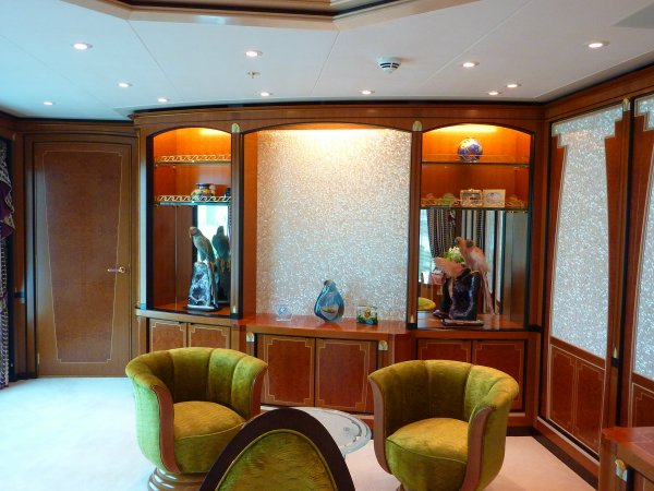 Reporting on the contemporary marquetry and inlay arts community and ...