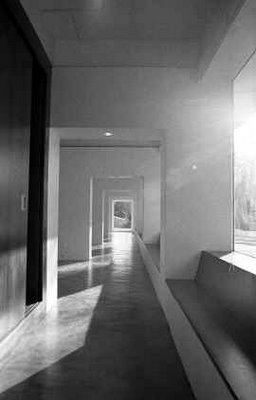 [imag_porta_corredor.jpg]