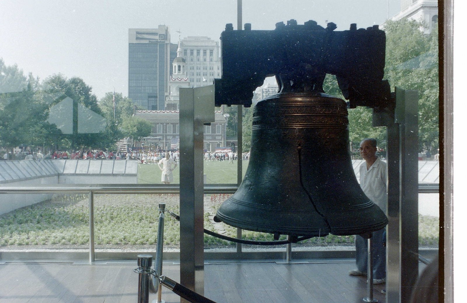 [Liberty+Bell+&+Independence+Hall+Philadelphia.JPG]