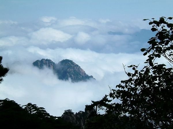 [China+Sea+of+Clouds.jpg]