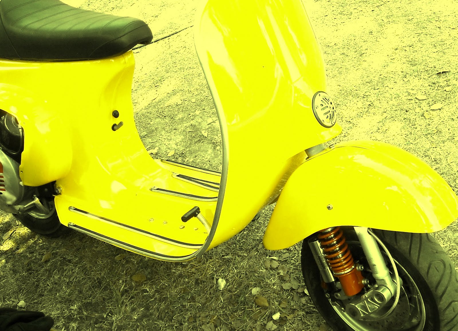 [brinquedo+amarelo+3.JPG]