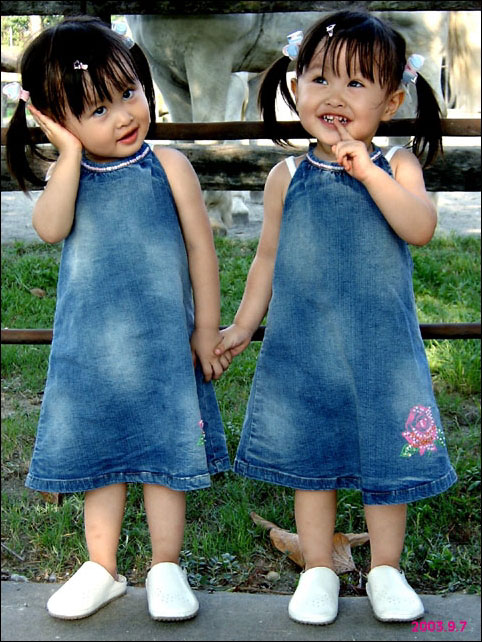 Jhakaas Pics Cutest And The Most Identical Twins Of This Universe