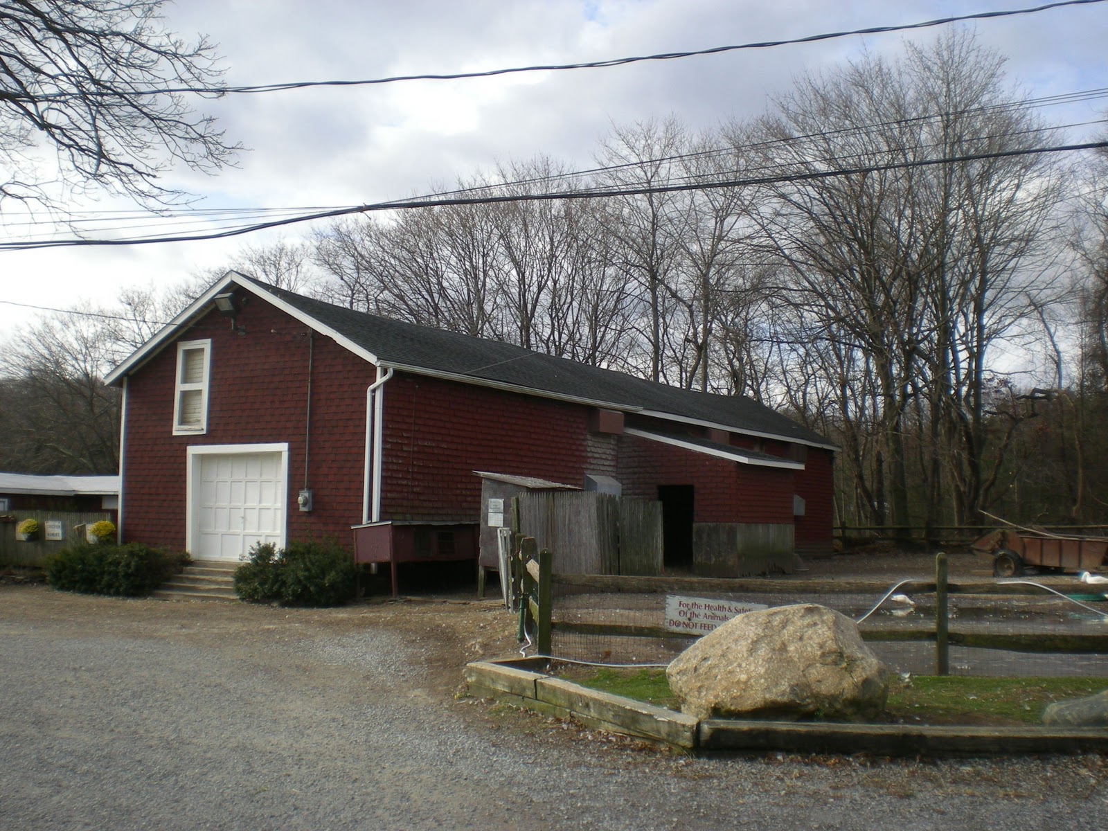Jarvis House Makinajian's Poultry Farm and Country Store