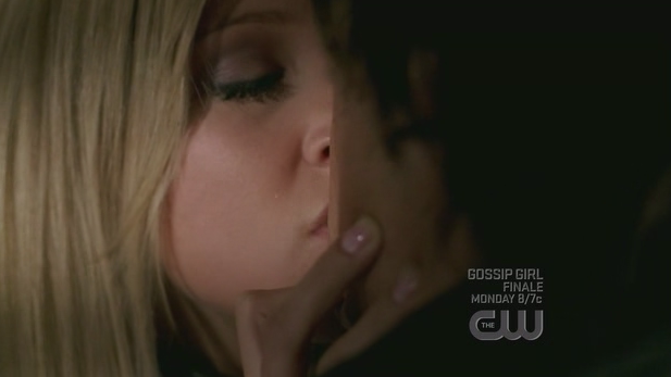 [supernatural_ruby_lilith_sam_kiss2.PNG]