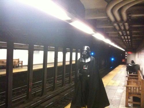 star wars no metrô princesa leia darth vader stormtroopers improv everywhere