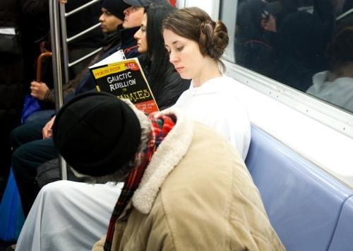 star wars no metrô princesa leia darth vader stormtroopers improv everywhere