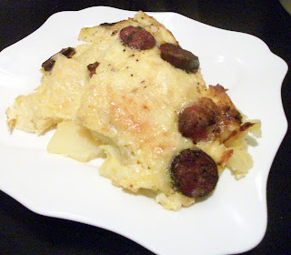 Cartofi cu carnacior afumat, la cuptor