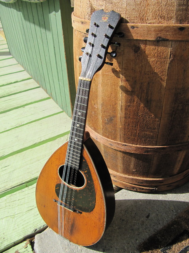 c.1920 Victoria Mandolin