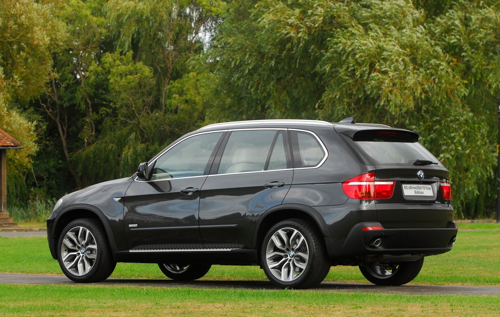 luxury sports car site: BMW X Series