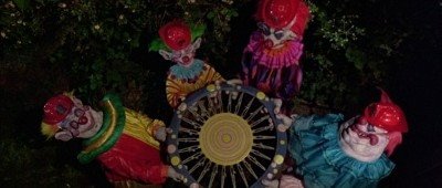 [Killer-Klowns-From-Outer-Space-5a.jpg]