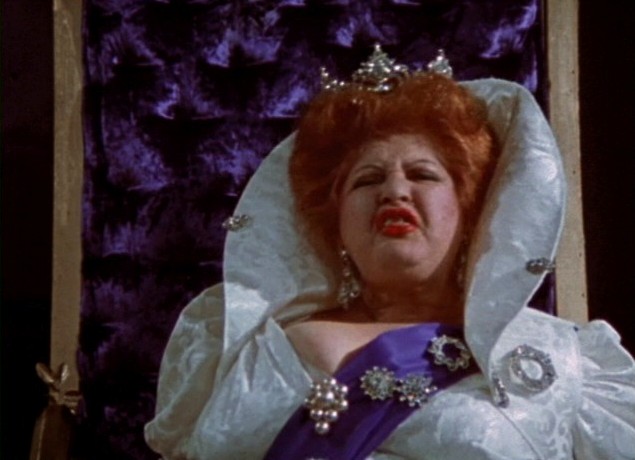 [Desperate-Living-Edith-Massey-6a.jpg]