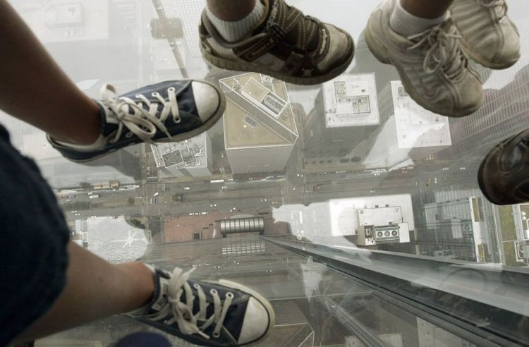 [glass+elevator2.jpg]