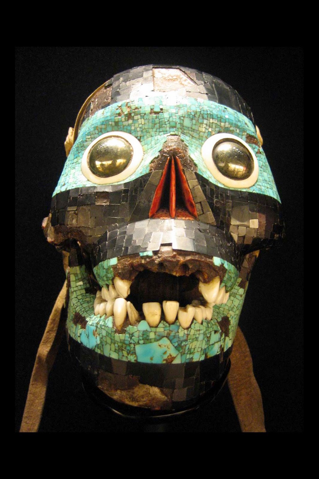 [07-06-11-2+Aztec+turquoise+mask+on+a+human+skull+BritishMuseum.jpg]