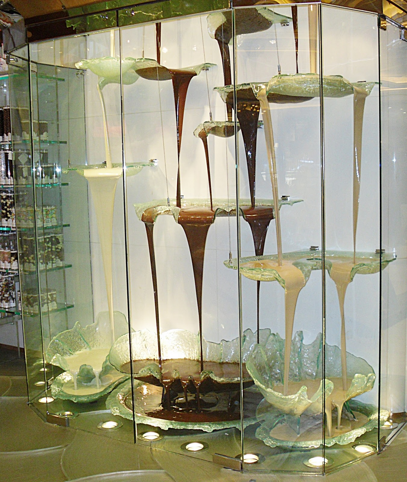 Dusty Us Diaries World's Largest Chocolate Fountain!