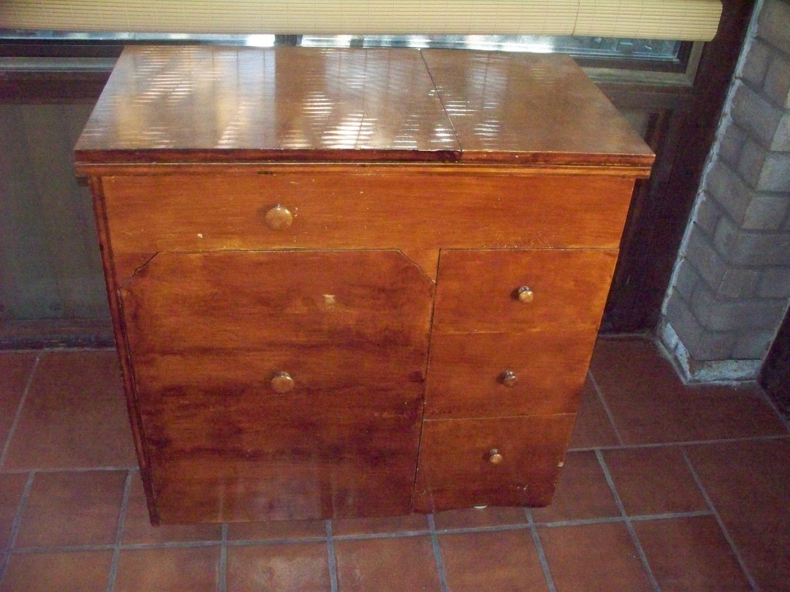 Scarabs Creation: Vintage sewing desk