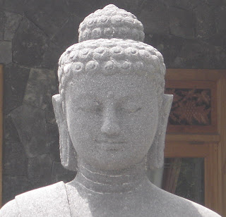 PATUNG BATU YANG BERAURA - ANCIENT STONE