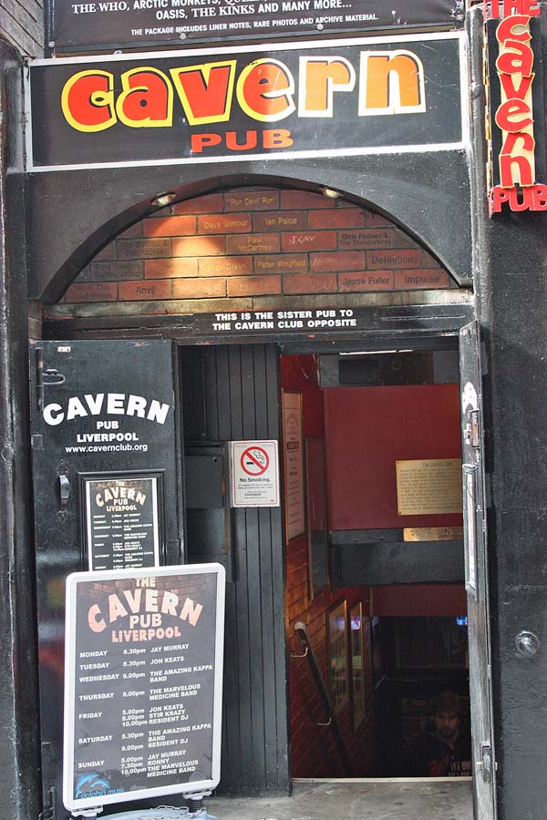 [not+the+cavern+club.jpg]