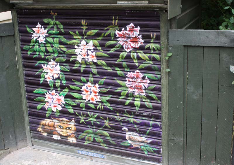 [paintedshutters.jpg]