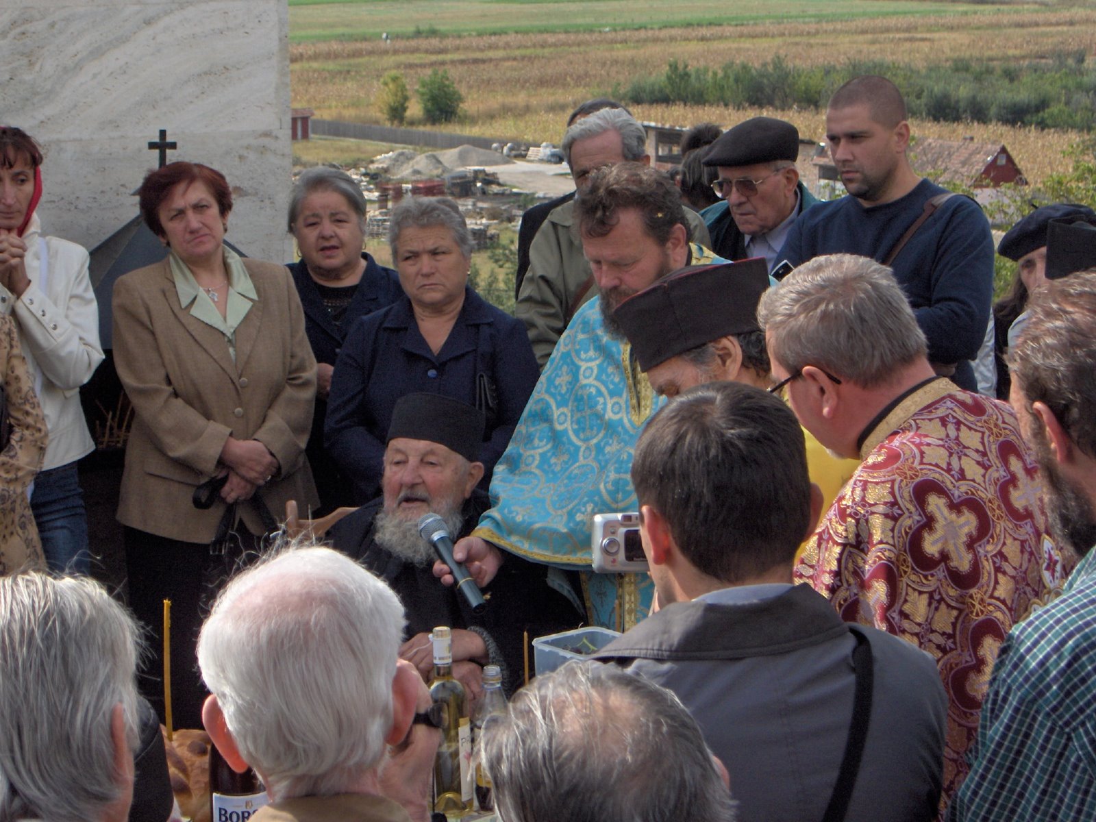 [aiud.2008.parintele.sabau.JPG]