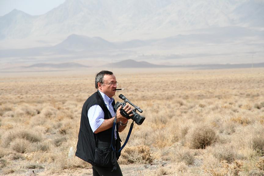 [Ion+Cristoiu+Desert+Iran+Roncea+6.JPG]